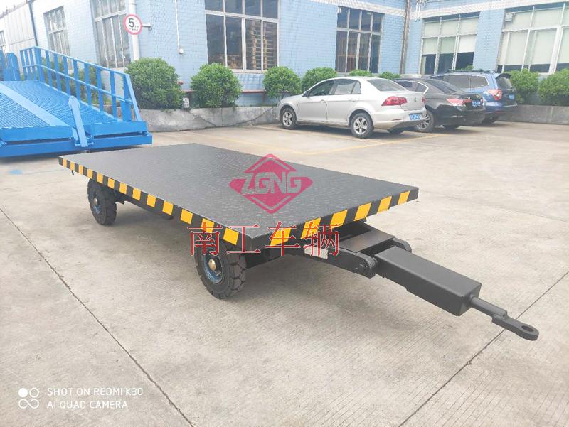 2吨移动牵引(中国)科技公司 无动力叉车牵引全挂