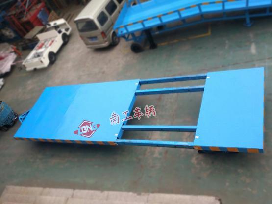 平板车 15吨伸缩型(中国)科技公司