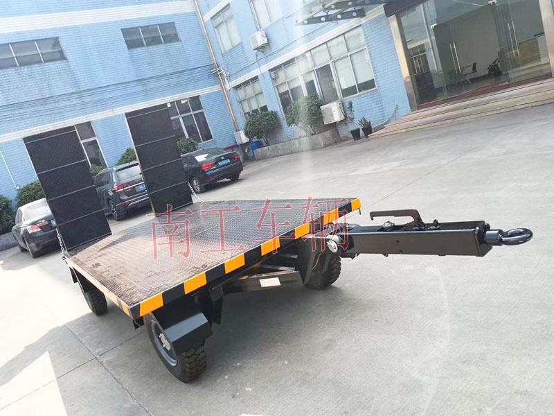 3吨带爬梯工业牵引(中国)科技公司