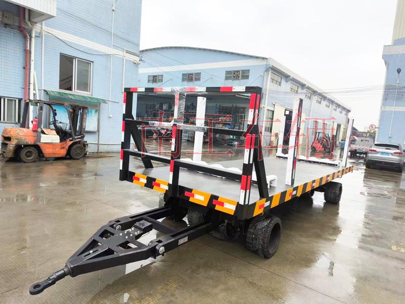 30T重型(中国)科技公司 带活动插装立柱工具拖车