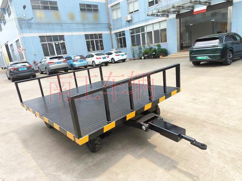 3吨(中国)科技公司 前后护栏固定平板车
