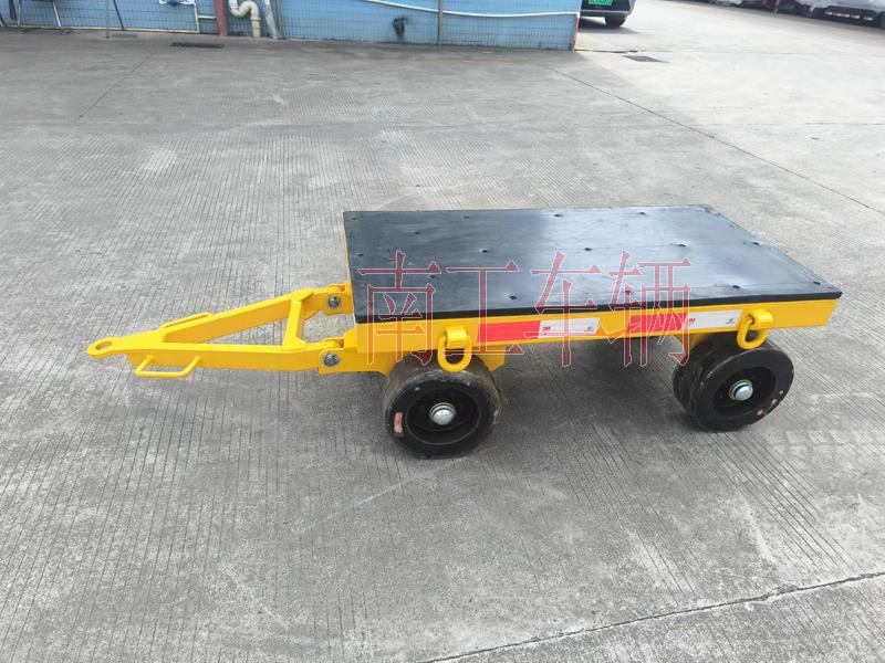 2吨小型(中国)科技公司 带橡胶垫全挂车