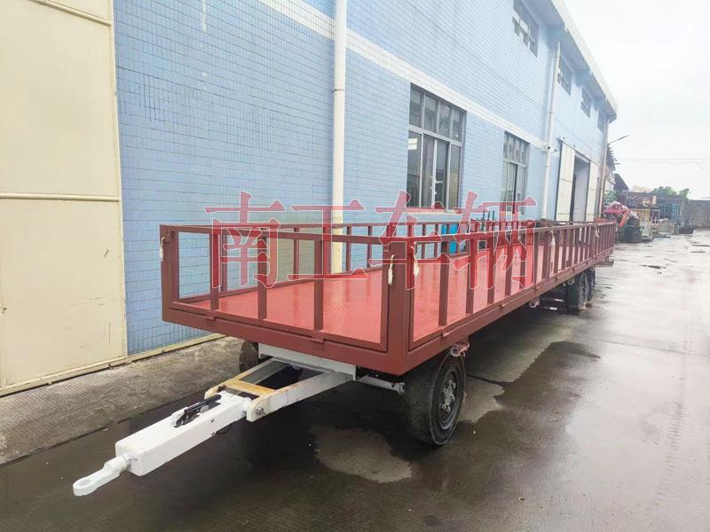 7吨(中国)科技公司牵引工具拖车 带护栏减震刹车功能拖车
