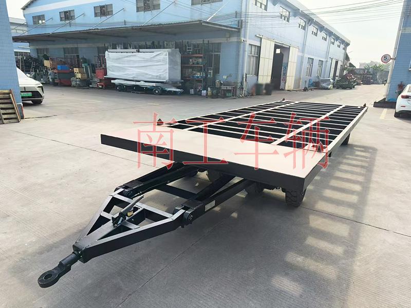 12吨骨架式(中国)科技公司 带角锁刹车全挂车