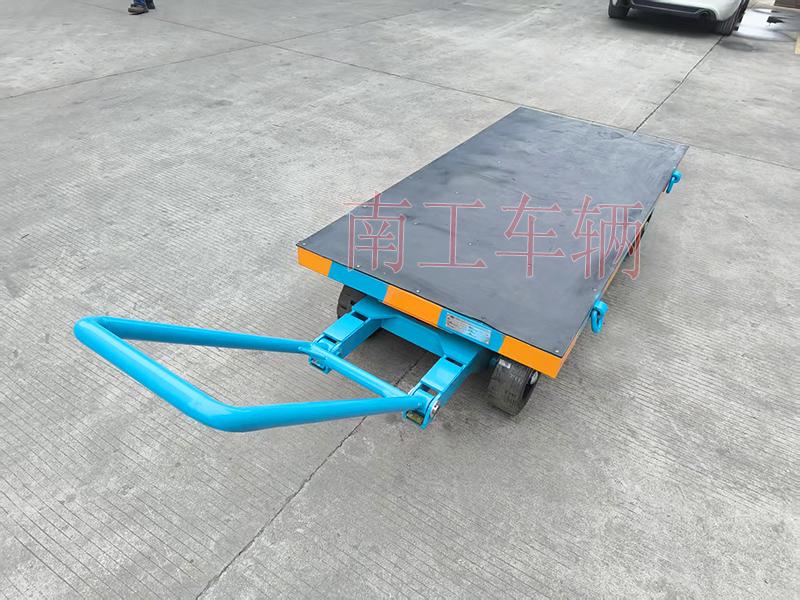 3吨小型(中国)科技公司 带橡胶垫工具车