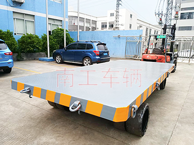 25吨重型(中国)科技公司带牵引环工具拖车1I.jpg