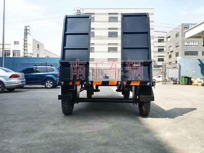 3吨带爬梯工业牵引(中国)科技公司2I.jpg