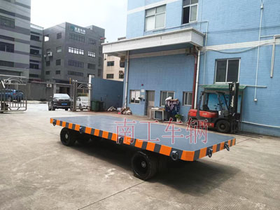25吨重型工业(中国)科技公司全挂式牵引拖车底盘带牵引环3I.jpg