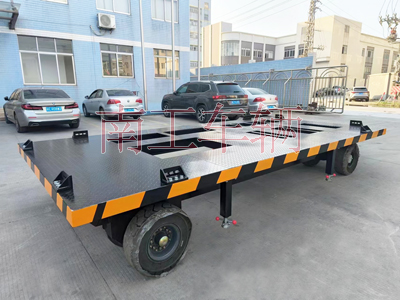 10吨预制方舱(中国)科技公司 拖车底盘3I.jpg