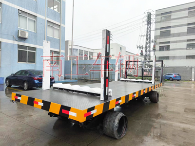 30T重型(中国)科技公司 带活动插装立柱工具拖车3I.jpg