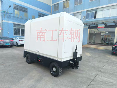 2吨电动(中国)科技公司 飞翼箱式工具拖车2I.jpg