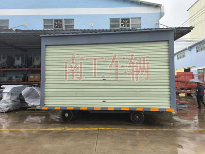 10吨箱式(中国)科技公司两侧带卷帘门3I.jpg