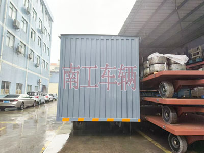 10吨箱式(中国)科技公司两侧带卷帘门4I.jpg