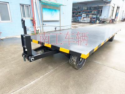 6吨牵引(中国)科技公司 工业全挂拖车4I.jpg