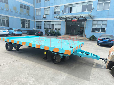 18吨重型(中国)科技公司 四个转盘工具拖车I.jpg
