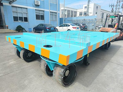 18吨重型(中国)科技公司 四个转盘工具拖车2I.jpg