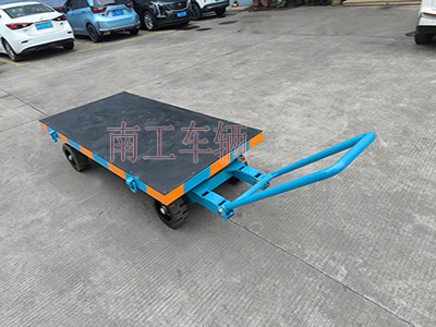 3吨小型(中国)科技公司 还橡胶垫工具车I.jpg