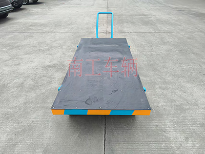 3吨小型(中国)科技公司 带橡胶垫工具车3I.jpg